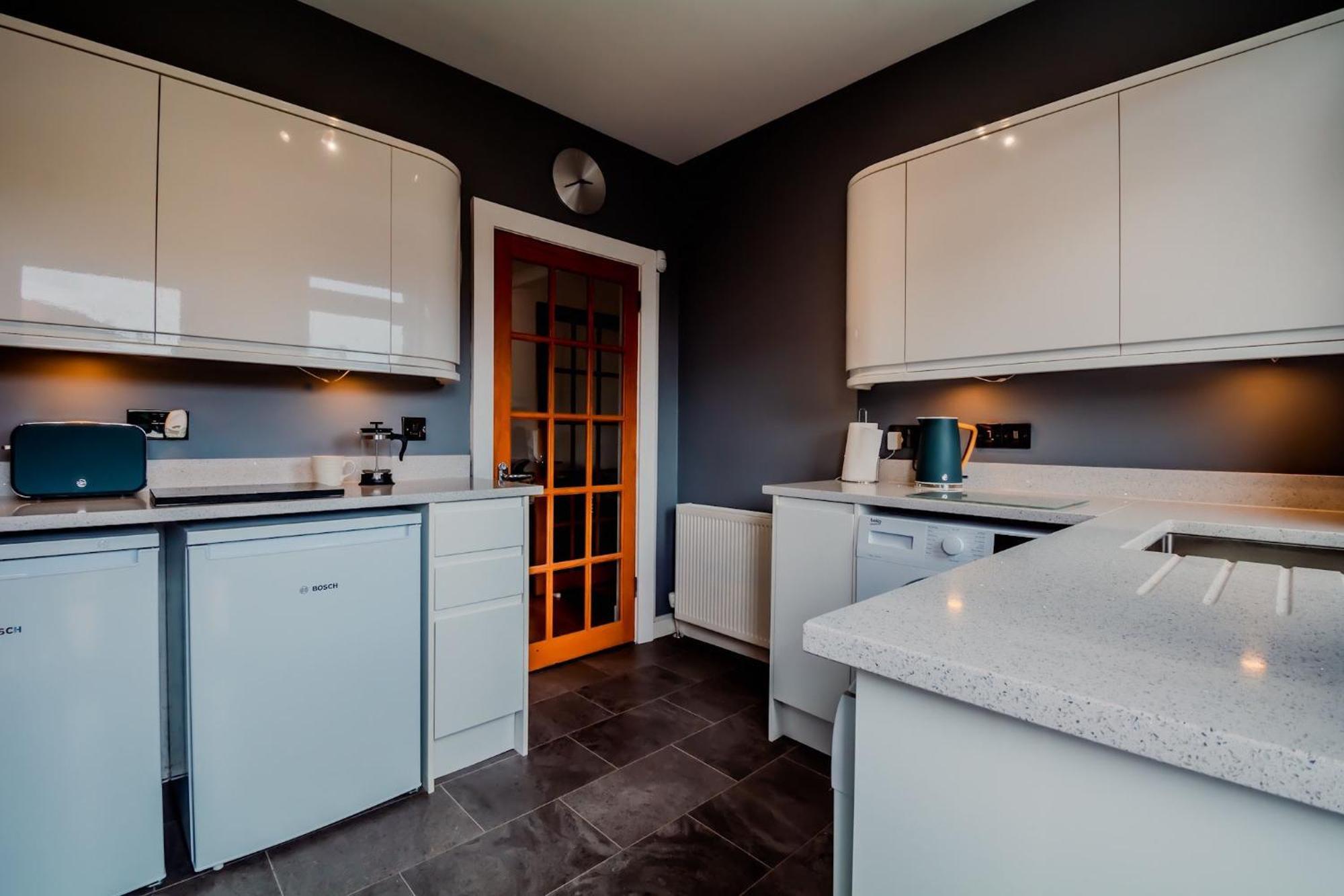 Crewe Apartment - 2 Bed, Free Off Street Parking And Private Garden EDI Exterior foto