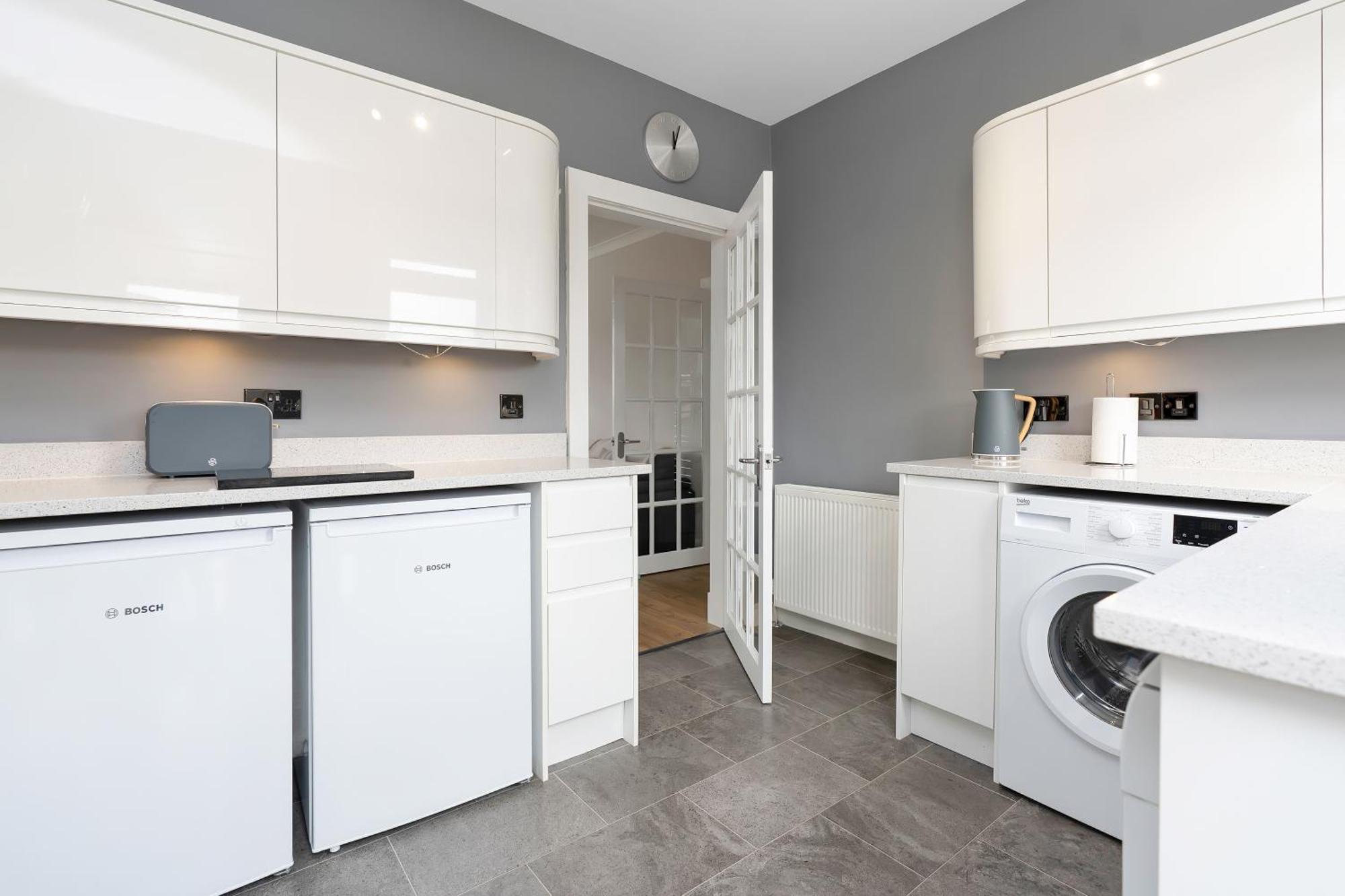 Crewe Apartment - 2 Bed, Free Off Street Parking And Private Garden EDI Exterior foto